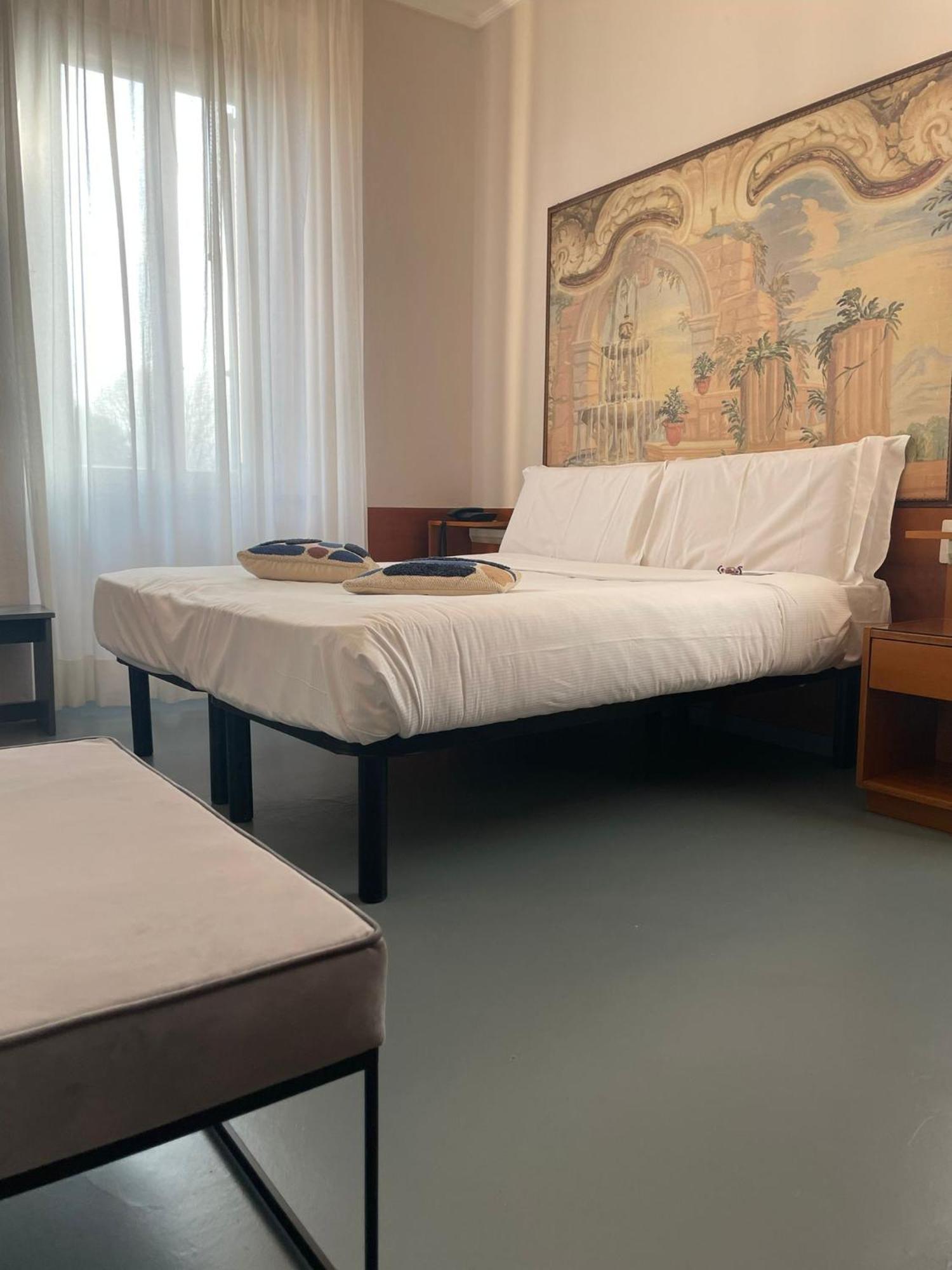 Hotel La Bussola Cittiglio Kültér fotó